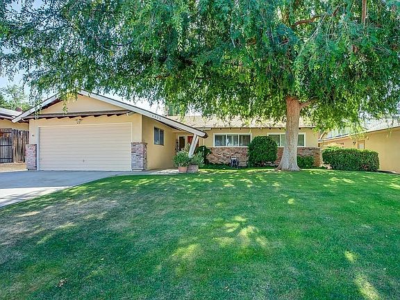 2nd image of 4406 Glencannon St #1