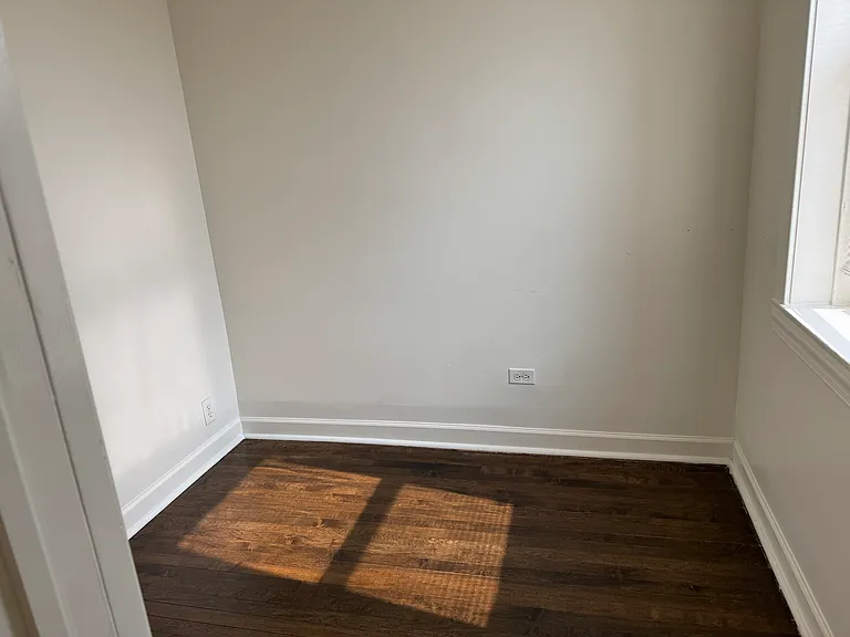 3145 S May St #1F — Photo 9