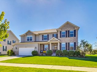 122 Flint Creek Ct, Hawthorn Woods, IL 60047