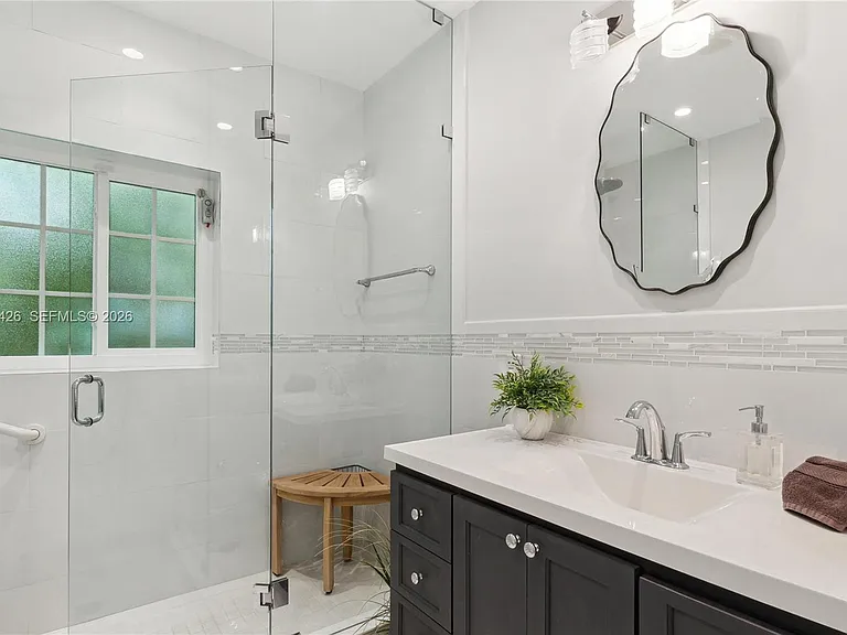 7511 Miami View Dr — Photo 11