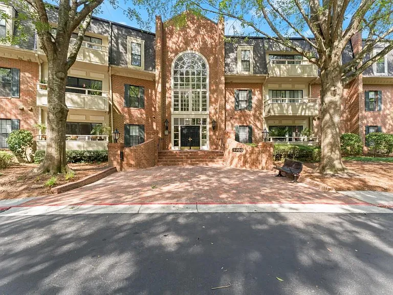25312 Plantation Dr NE — Photo 2