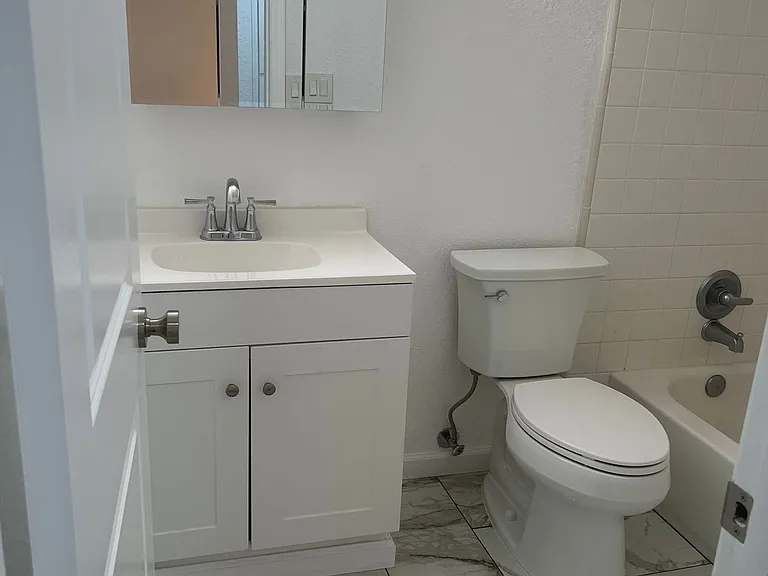 The Loft Apartments — Photo 37