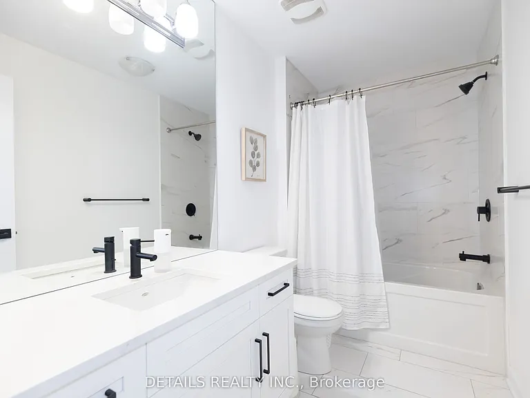 67 Viceroy Mews — Photo 31