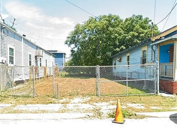 2713 N Claiborne Ave, New Orleans, LA 70117