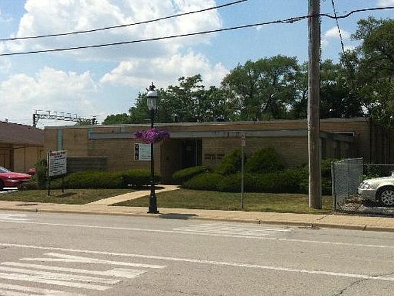 3rd image of 18250 Harwood Ave