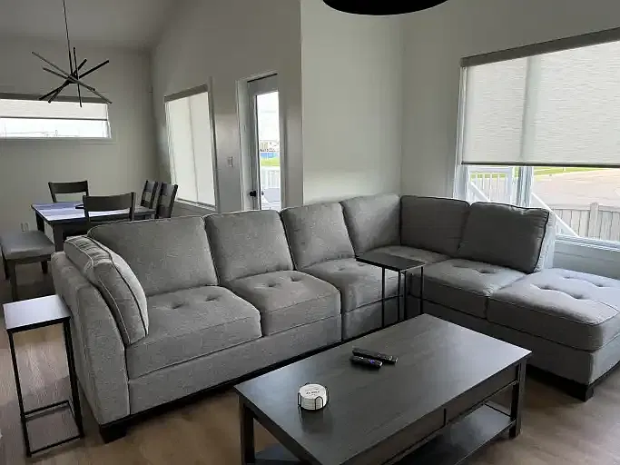 3 bed, 2.0 bath, $2,400 — Photo 3