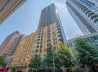 40 Nepean St #1104, Ottawa, ON K2P0X5
