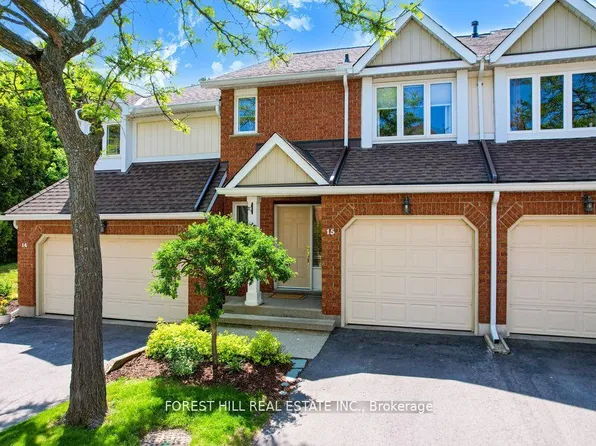 523 Beechwood Dr #15, Waterloo, ON N2T 2G7