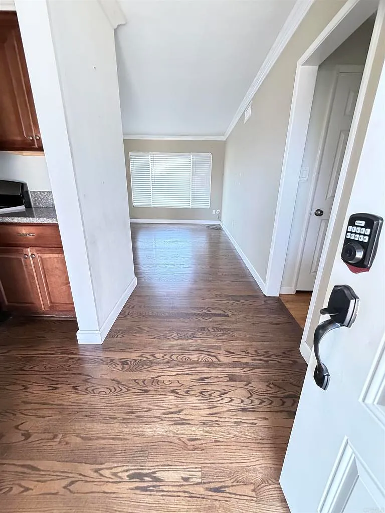 4 bed, 1431 sqft, $4,500 — Photo 2