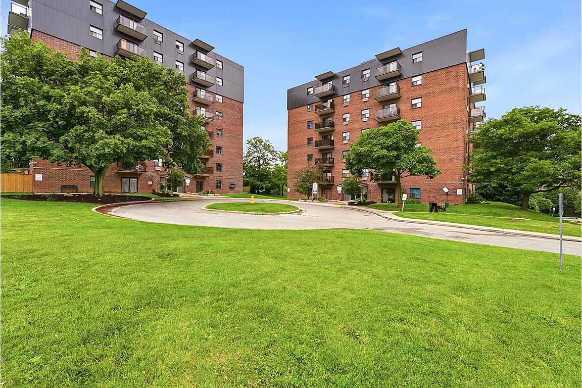 Kingsberry Towers Apartments — Photo 2