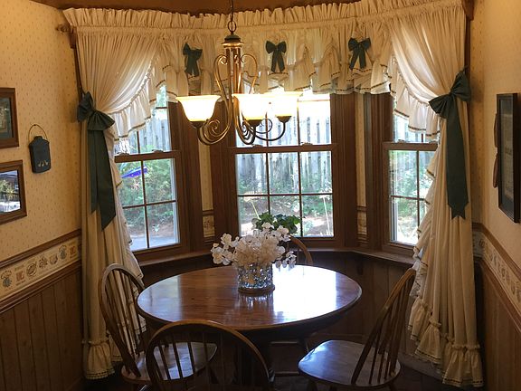 Breakfast Room