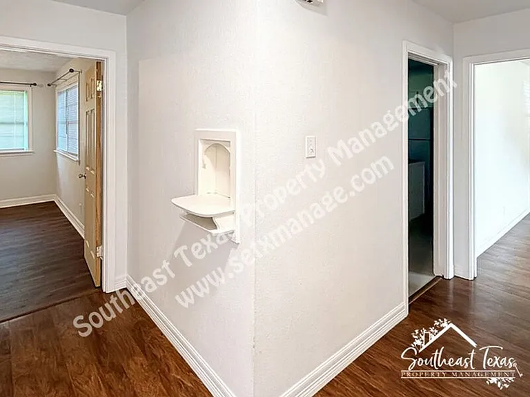 812 S 6th St — Photo 2