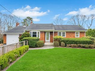 8 Lovell Rd, Hampton Bays, NY 11946