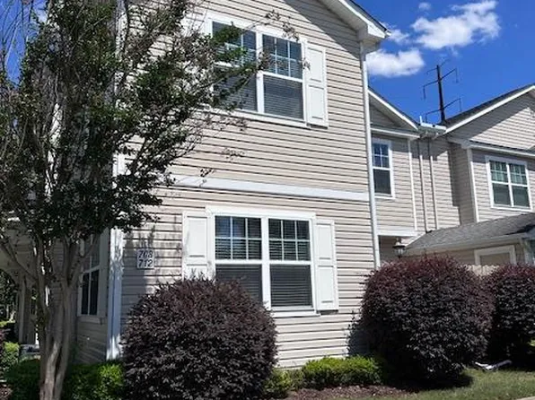 708 Lacy Oak Dr, Chesapeake, VA 23320