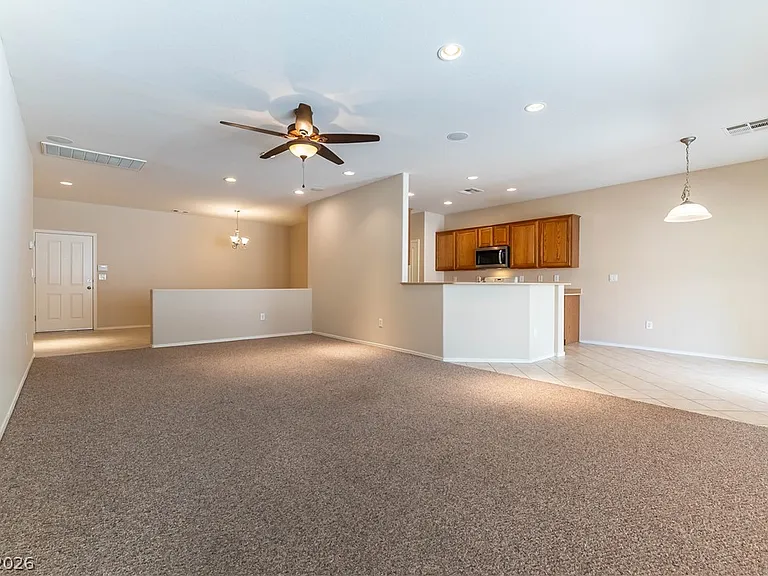 2362 Ecliptic St — Photo 3