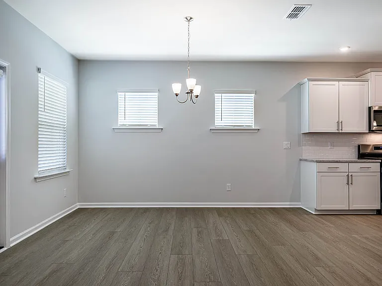 1400 Hollyview Ave — Photo 13