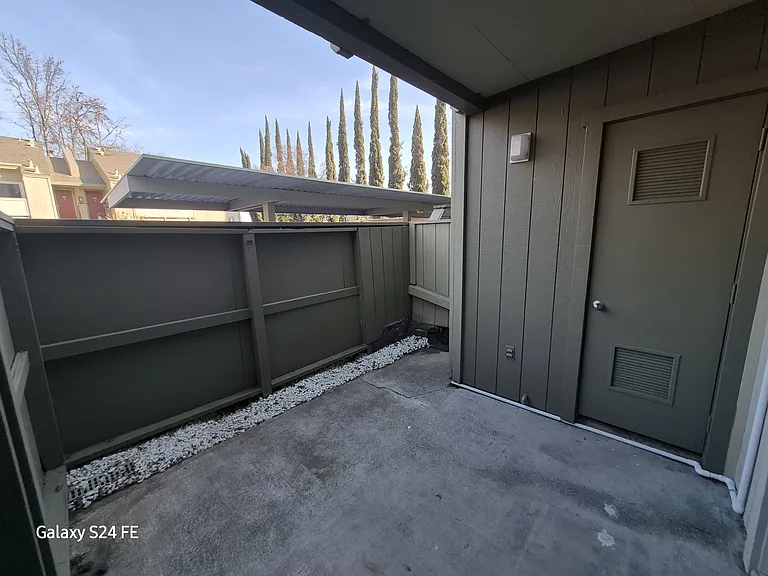 Foxworth Apartments — Photo 30