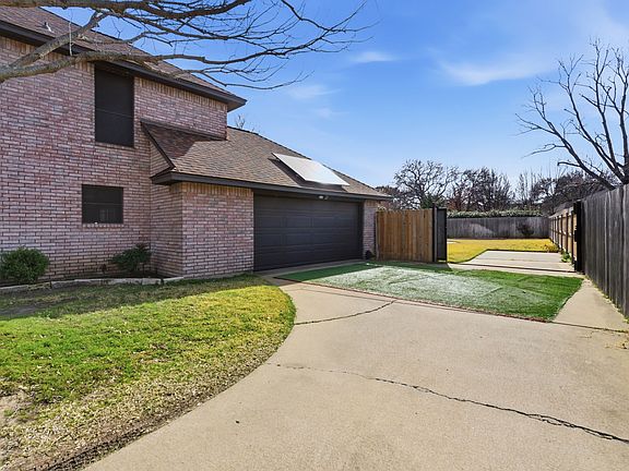 3rd image of 1936 Spinnaker Ln