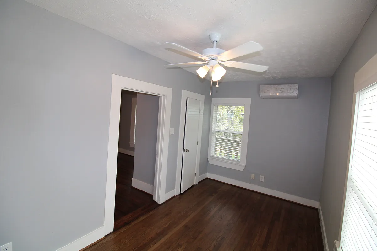 Building Photo - 4431 McKinney St #3