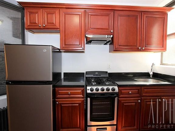 4th image of 112 E 97th St APT 1e