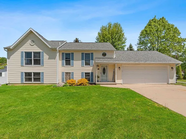 125 Hillside Ln, Shawano, WI 54166