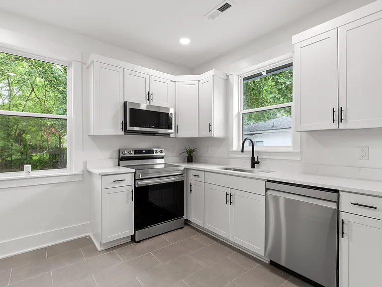 1308 S Lyerly St — Photo 16