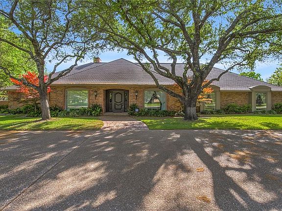 2nd image of 714 Stonelake Dr