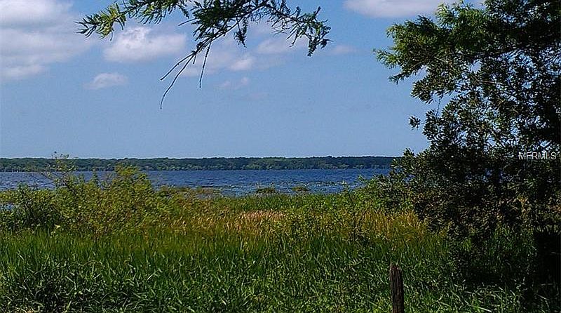 2nd image of 75 Lake Shore Dr