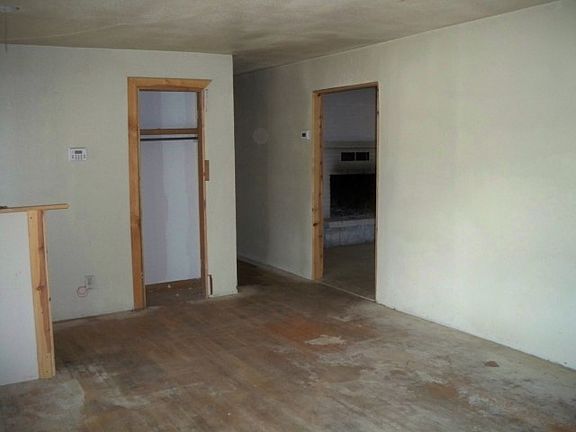 5th image of 200 N Circle Dr