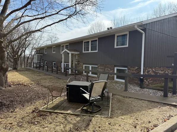 902 Elk St #B, Galena, IL 61036