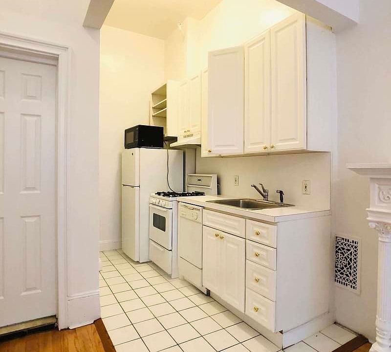 2nd image of 926 President St #2FF