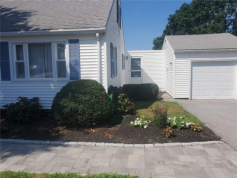 139 Coggeshall Ave — Photo 45
