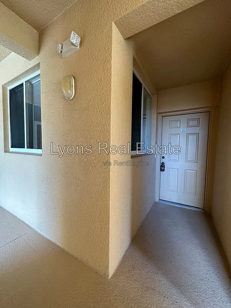 3 bed, 2.0 bath, 1410 sqft, $1,295 — Photo 3