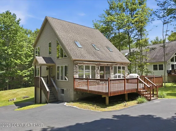 123 Wallenpaupack Dr, Greentown, PA 18426