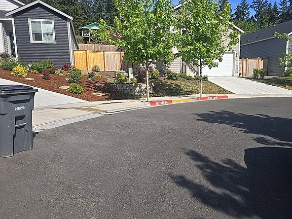 4th image of 7673 Picasso Cir NE