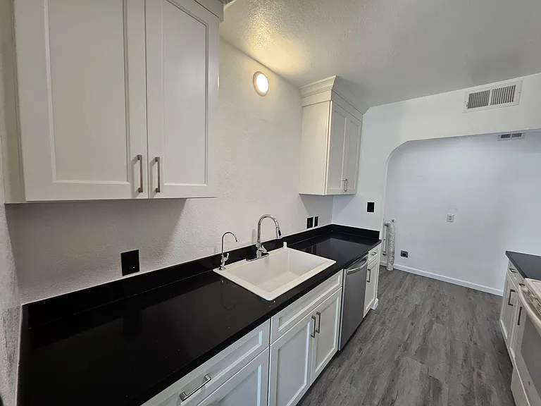 516 S Veach Ave — Photo 18