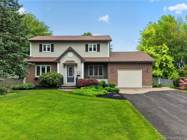 515 Avant Garde St, Dieppe, NB E1A 5Z4