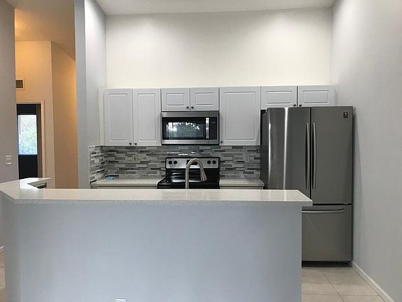 2nd image of 4528 Oak Terrace Dr