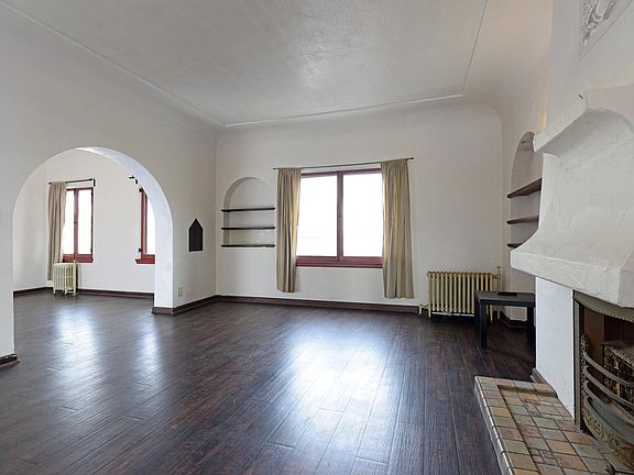 3rd image of 2344 Curlew St #4