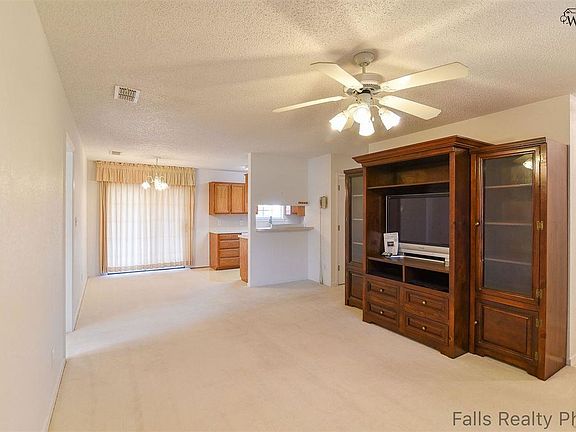 4th image of 1205 Oakhurst Dr