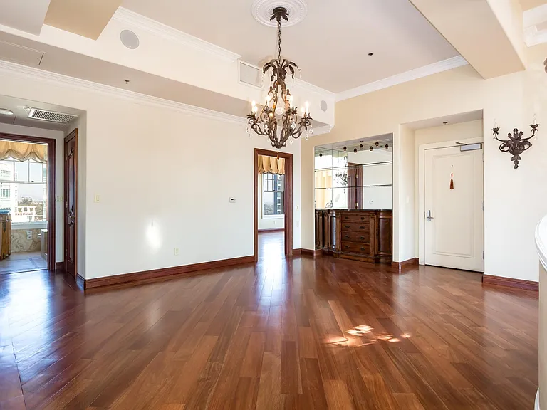 702 Ash St #1500 — Photo 5