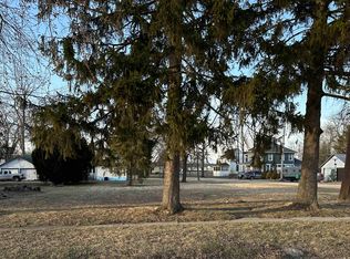 165 E Main St, Capron, IL 61012