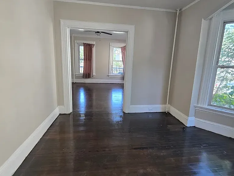 240 William St #5C — Photo 6