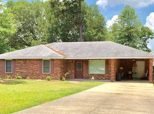222 Glenwood Dr, Carriere, MS 39426