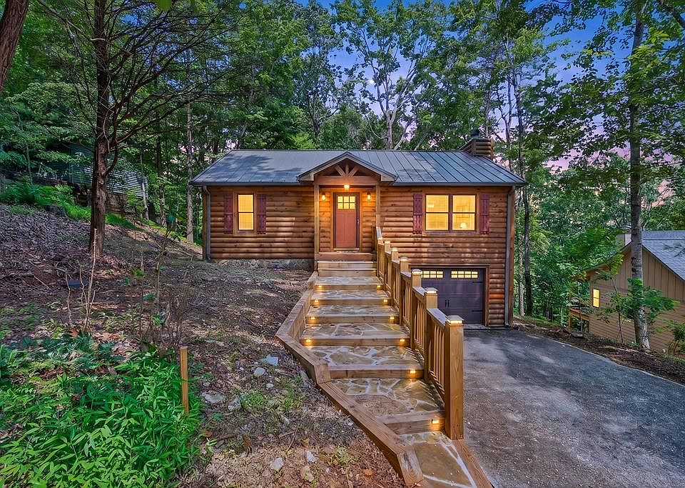 1st image of 986 Mountain Oak Rd