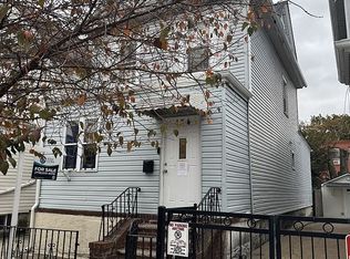 134 Lincoln Ave #1, Brooklyn, NY