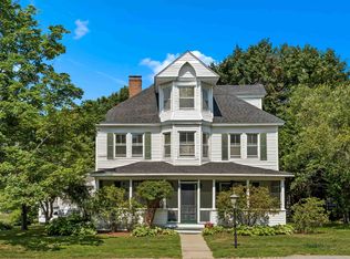 27 Seamans Road, New London, NH 03257