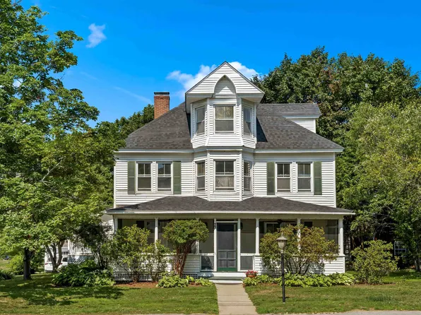 27 Seamans Road, New London, NH 03257