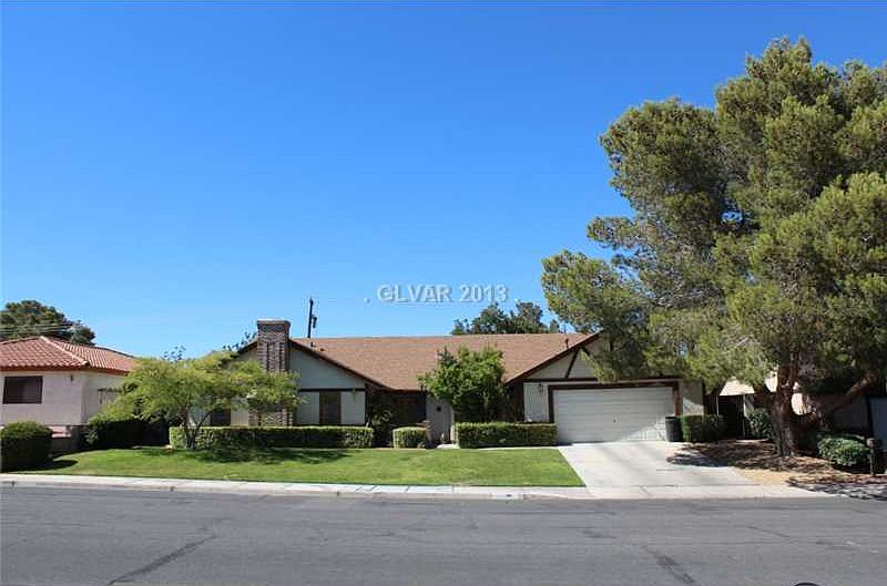 1st image of 1876 Canterbury Dr
