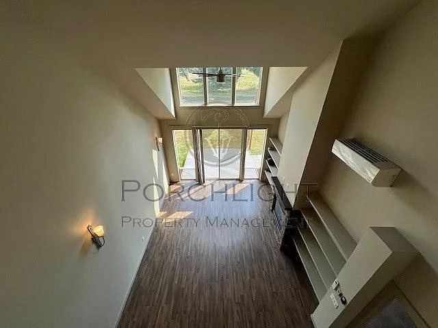 2200 Greenview Cir #1 — Photo 5